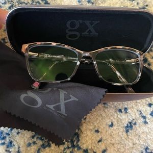 Brand new Gwen Stefani eyeglasses frames! Never worn. Tortoise with rose gold